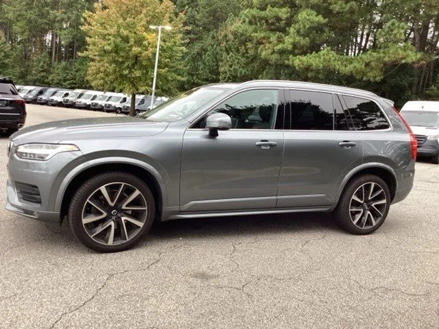 2020 Volvo XC90 T6 AWD Momentum photo 1