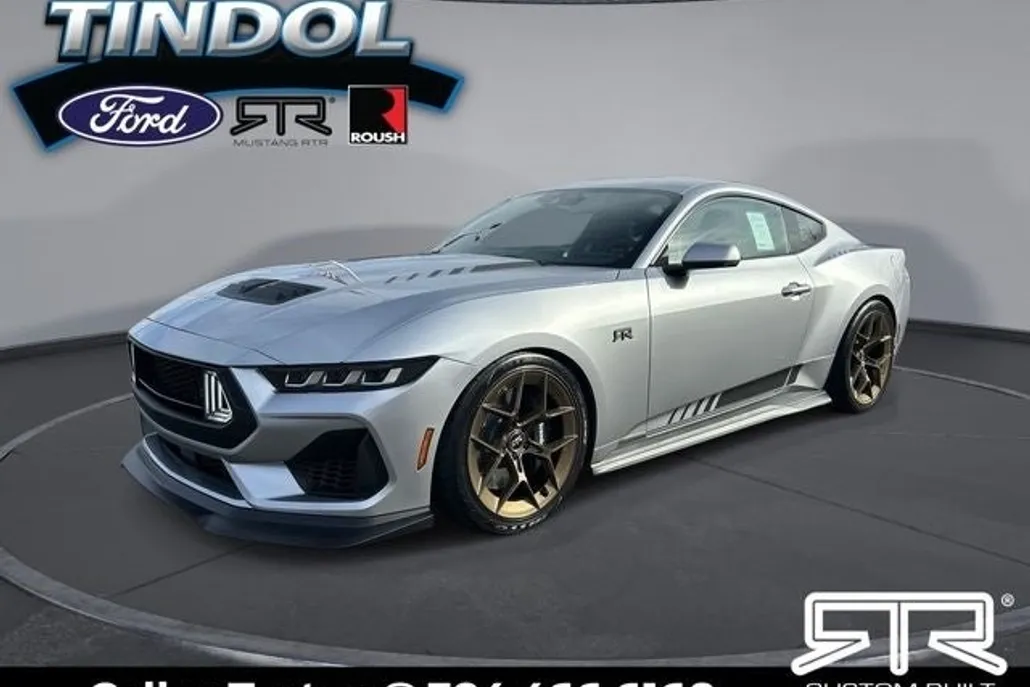 2024 Ford Mustang photo 1