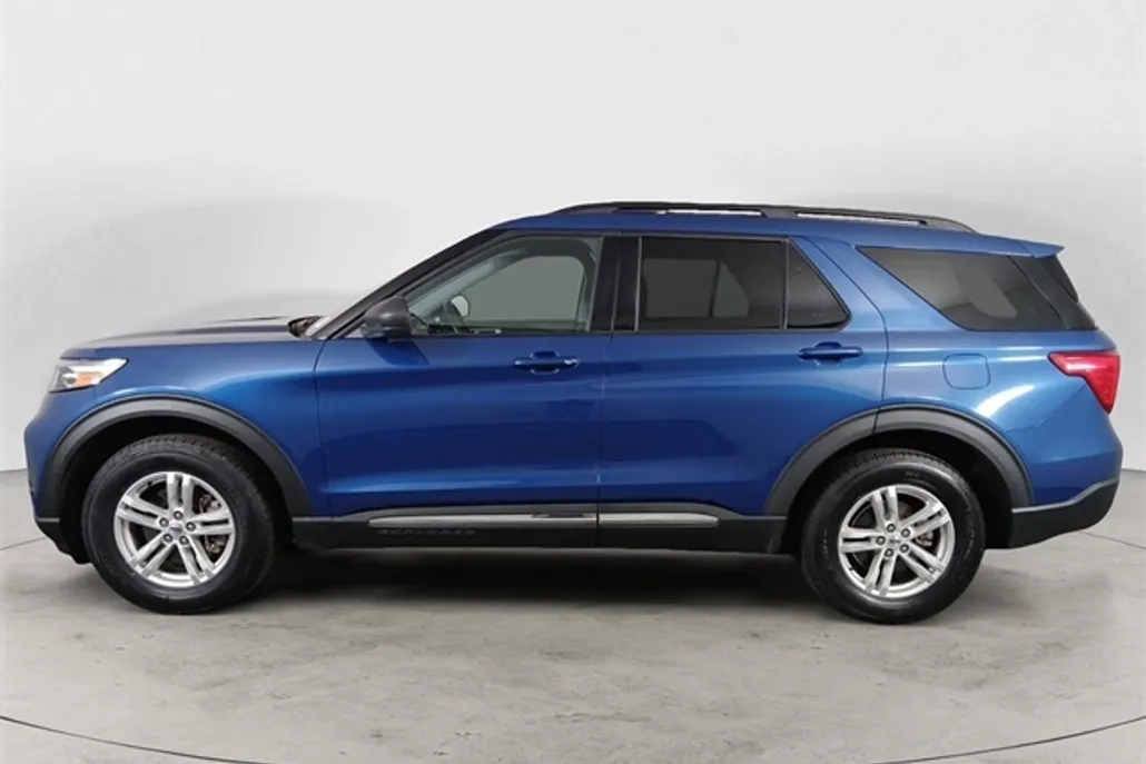 2022 Ford Explorer XLT photo 1