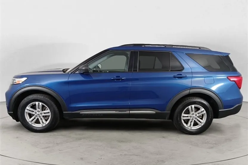 2022 Ford Explorer XLT photo 1