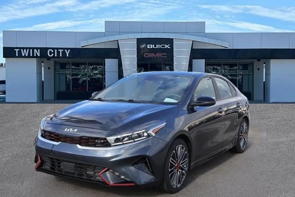 2023 Kia Forte GT photo 1