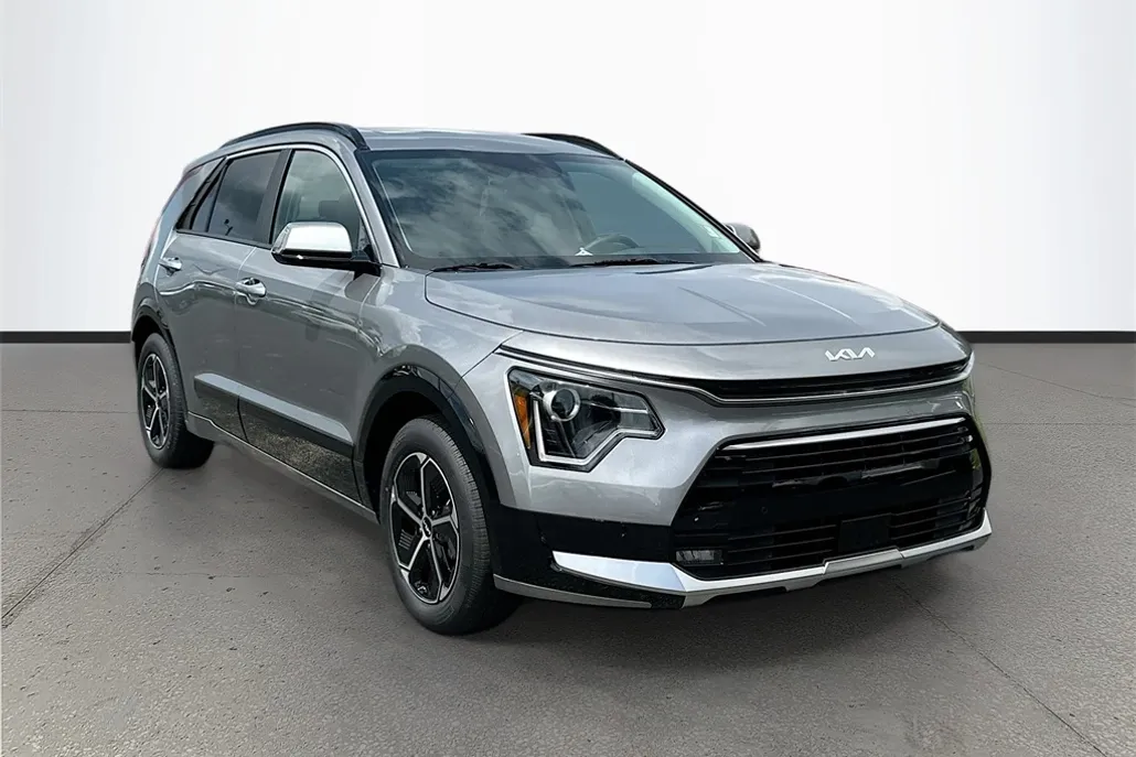 2025 Kia Niro SX photo 1