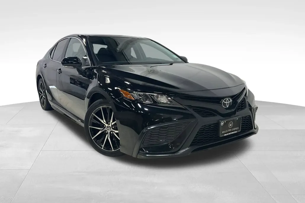 2024 Toyota Camry SE photo 1