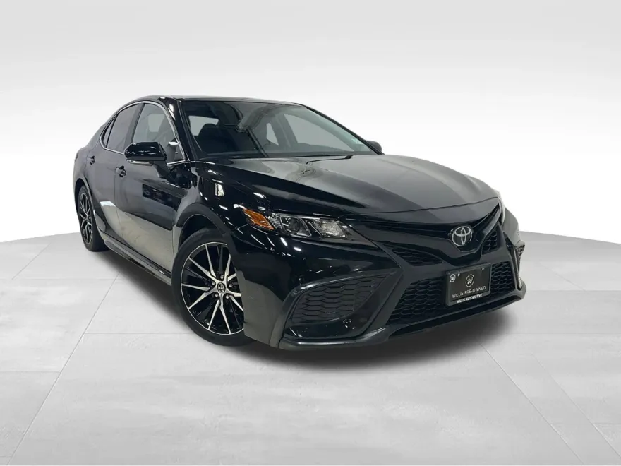 2024 Toyota Camry SE photo 1