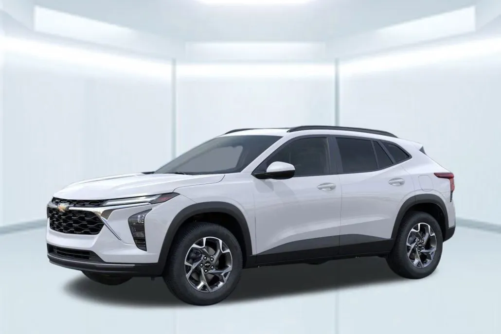 2025 Chevrolet Trax LT photo 1