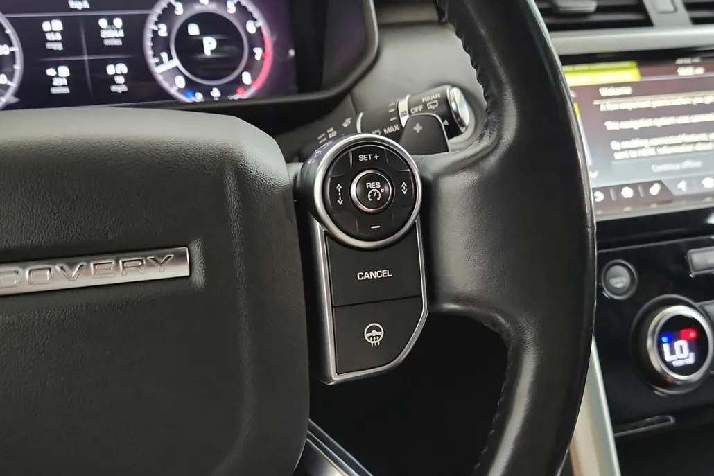 2018 Land Rover Discovery HSE Luxury photo 6