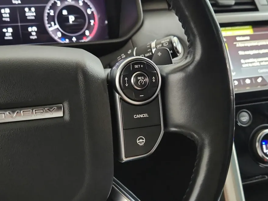 2018 Land Rover Discovery HSE Luxury photo 6