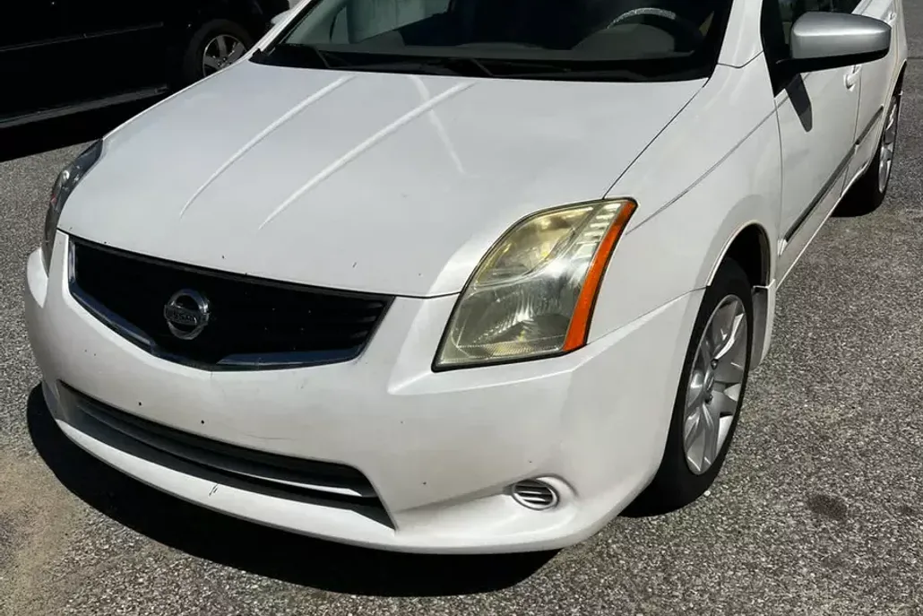 2012 Nissan Sentra 2.0 S photo 1