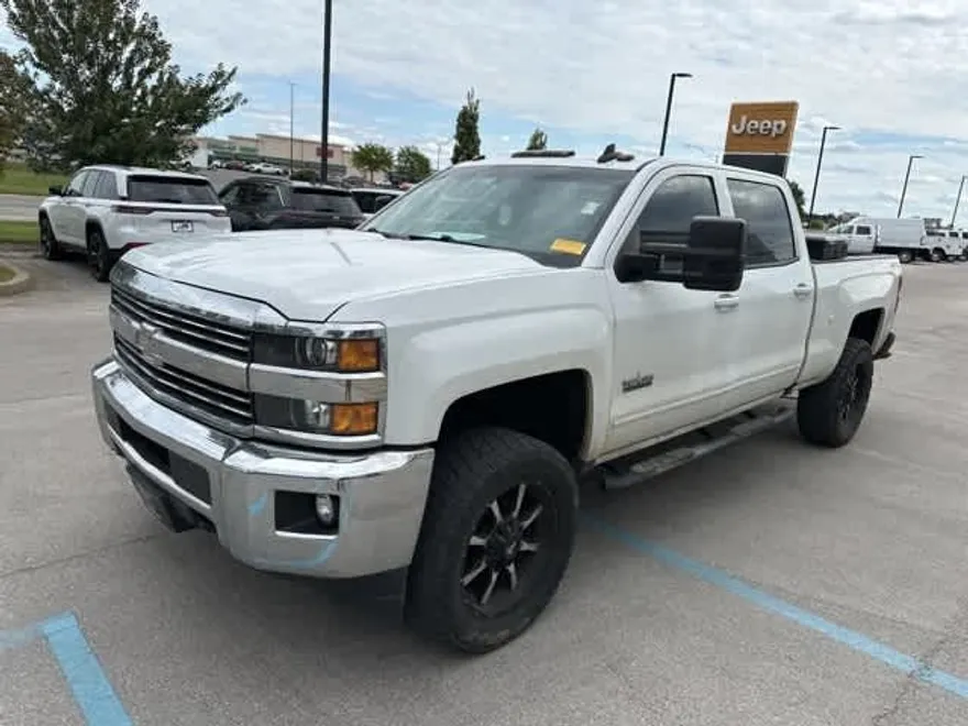 2018 Chevrolet Silverado 2500HD LT photo 1