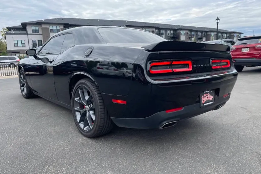 2022 Dodge Challenger GT photo 1