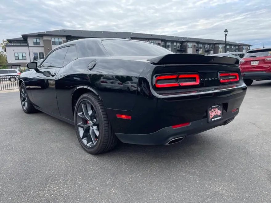 2022 Dodge Challenger GT photo 1