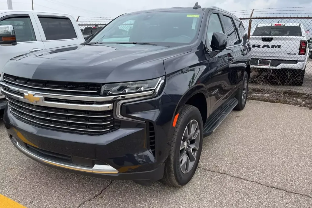 2022 Chevrolet Tahoe LT photo 1