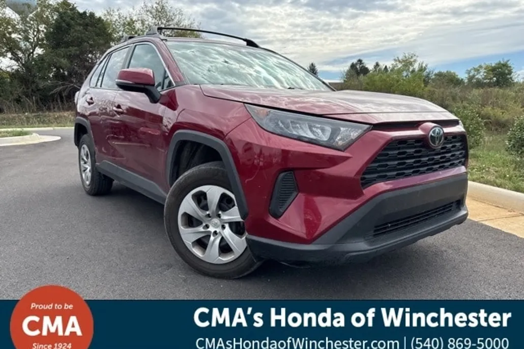 2021 Toyota RAV4 LE photo 1