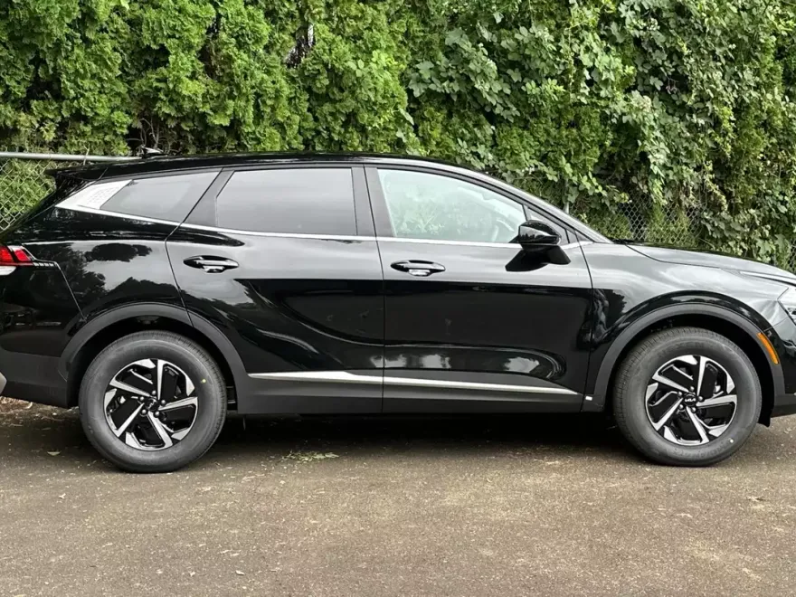 2025 Kia Sportage LX photo 1