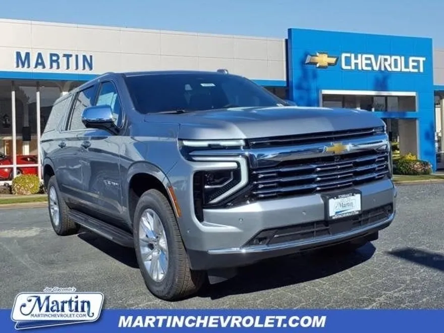 2025 Chevrolet Suburban Premier photo 1