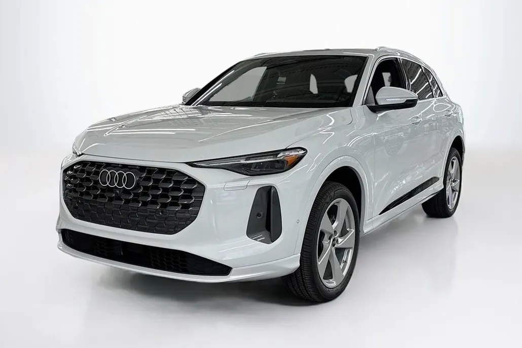 2025 Audi Q5 Premium Plus photo 1