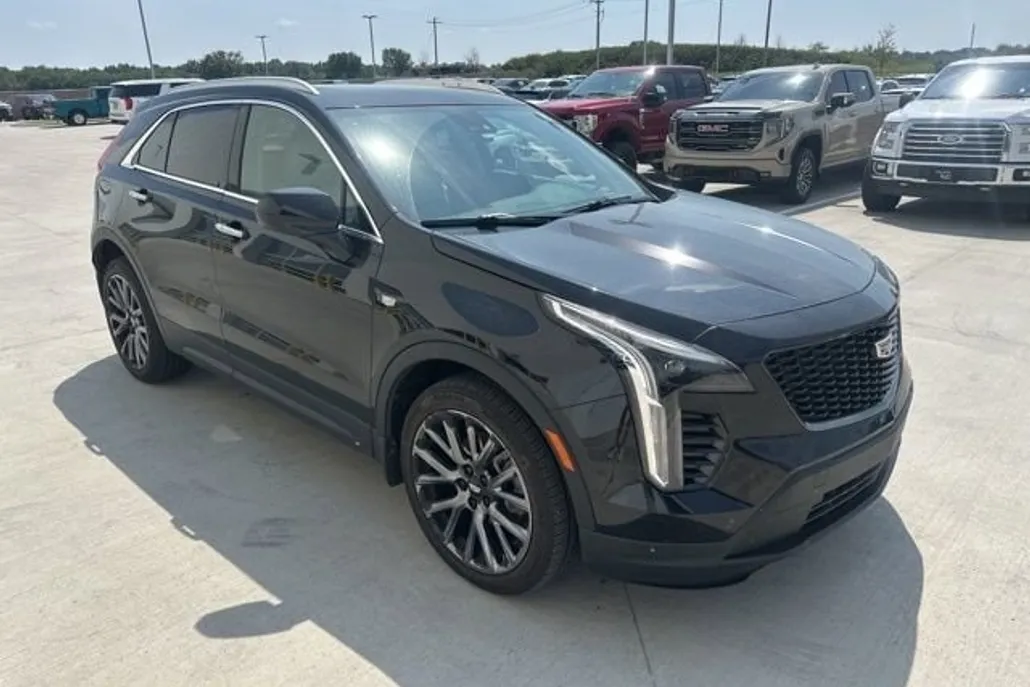 2020 Cadillac XT4 Luxury photo 1