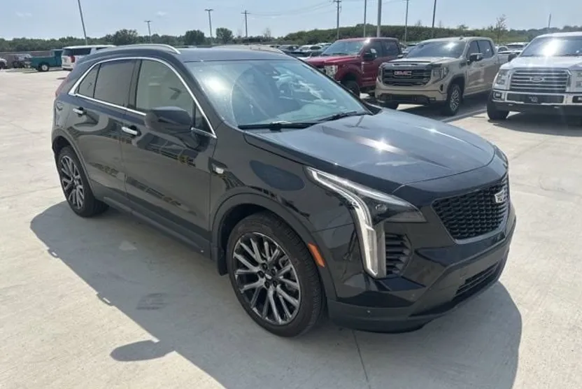 2020 Cadillac XT4 Luxury photo 1