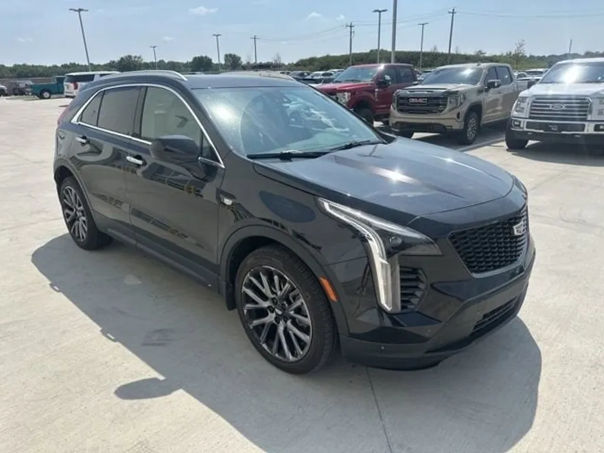 2020 Cadillac XT4 Luxury photo 1