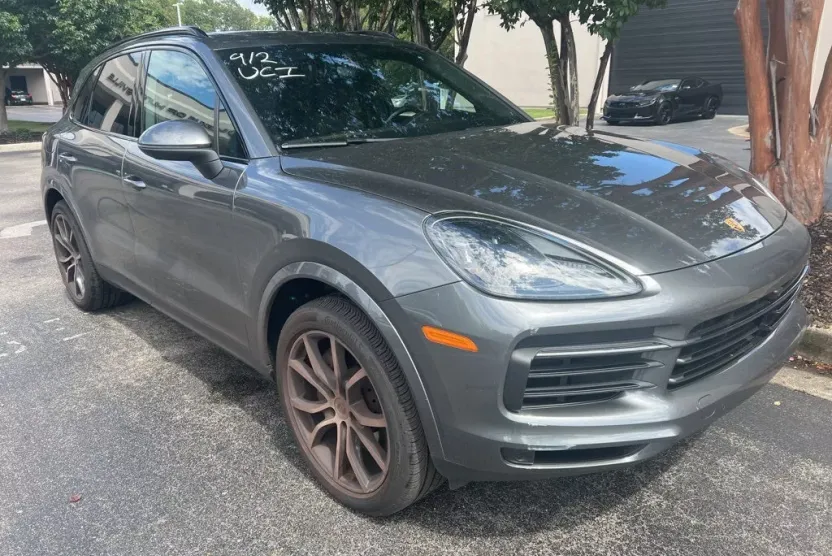2023 Porsche Cayenne Base photo 1
