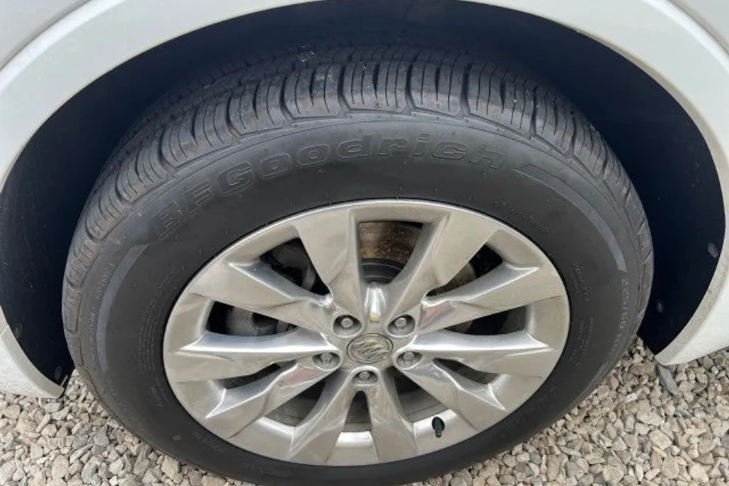 2018 Buick Envision Essence photo 1