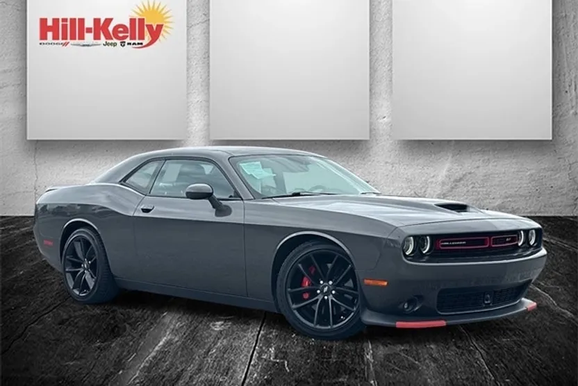 2022 Dodge Challenger GT photo 1