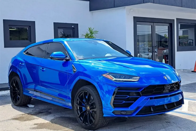 2021 Lamborghini Urus photo 1