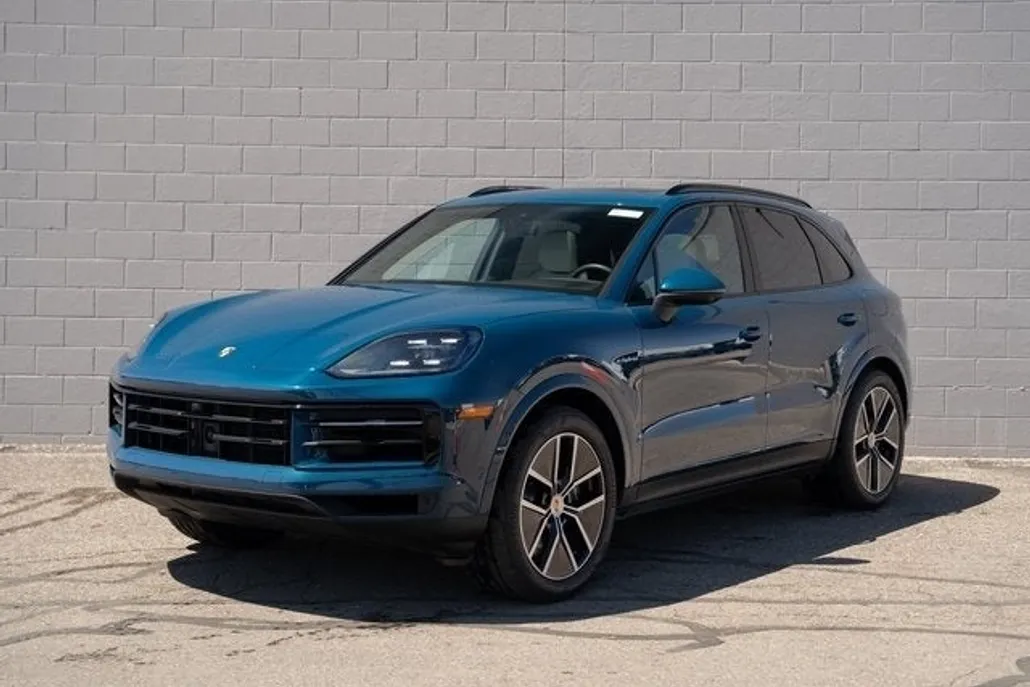2024 Porsche Cayenne E-Hybrid photo 1