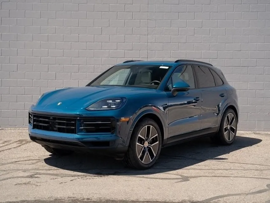 2024 Porsche Cayenne E-Hybrid photo 1