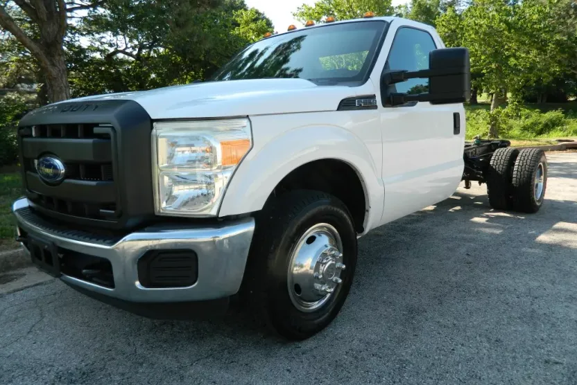 2016 Ford F-350 XL photo 1