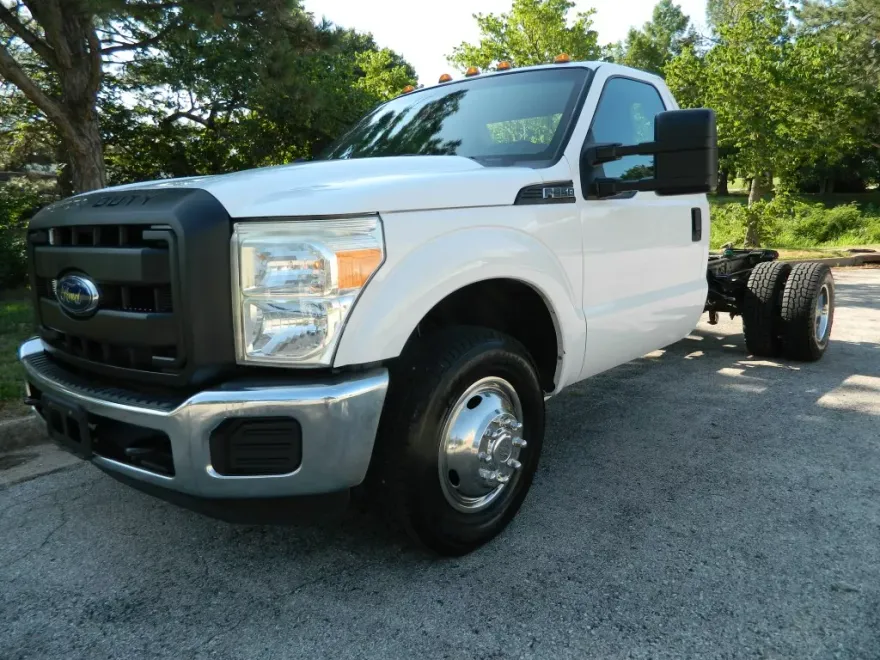 2016 Ford F-350 XL photo 1