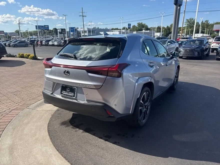2025 Lexus UX Premium photo 9