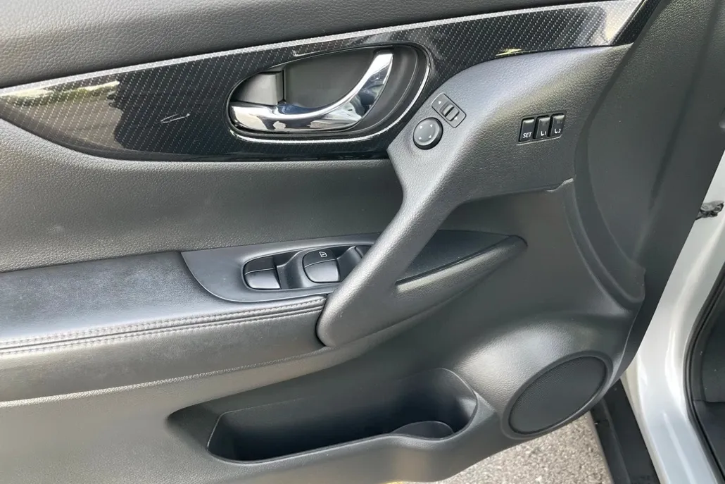 2019 Nissan Rogue SL AWD photo 1