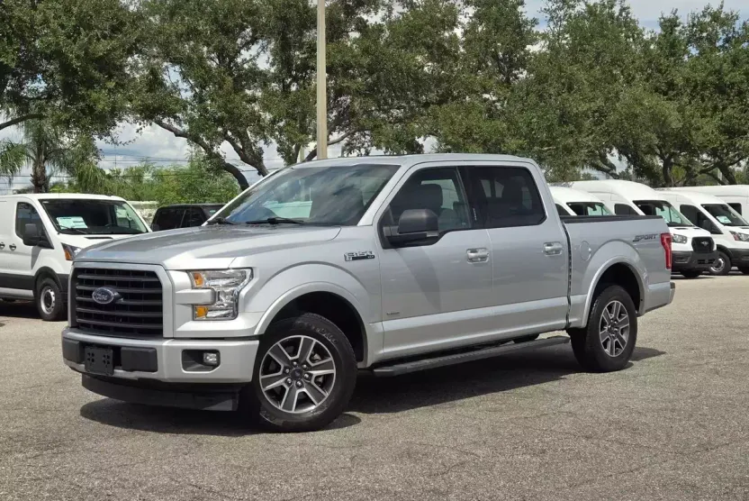 2017 Ford F-150 XLT photo 1