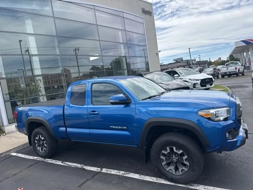 2018 Toyota Tacoma TRD Off-Road photo 1