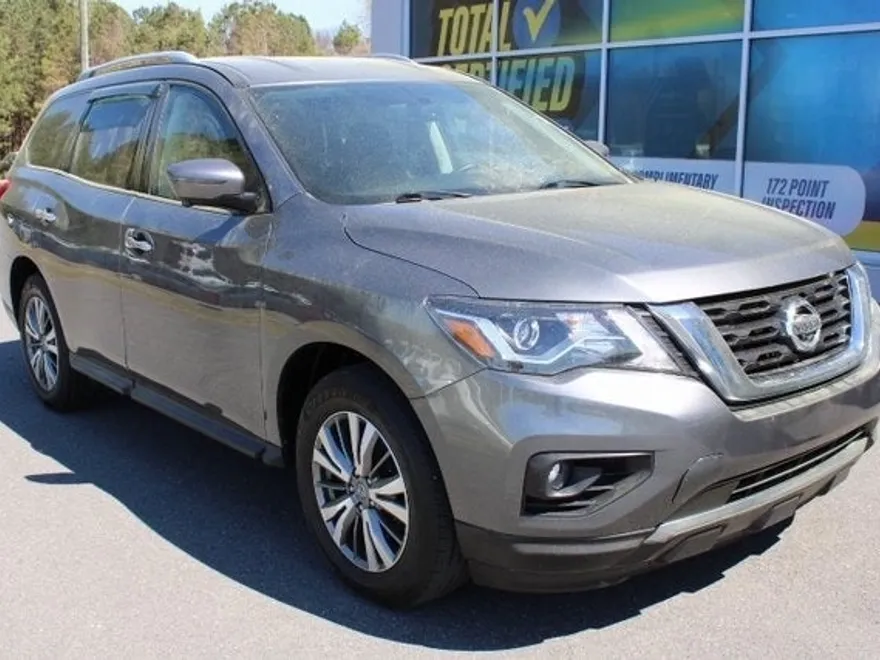 2020 Nissan Pathfinder SL photo 1