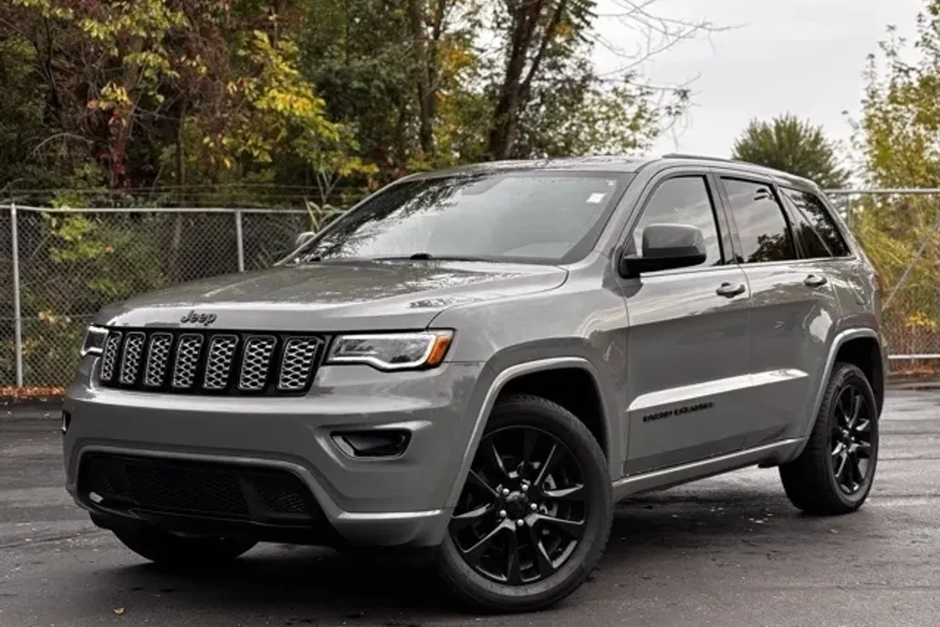 2020 Jeep Grand Cherokee Altitude photo 1