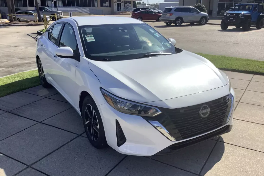 2024 Nissan Sentra SV photo 1