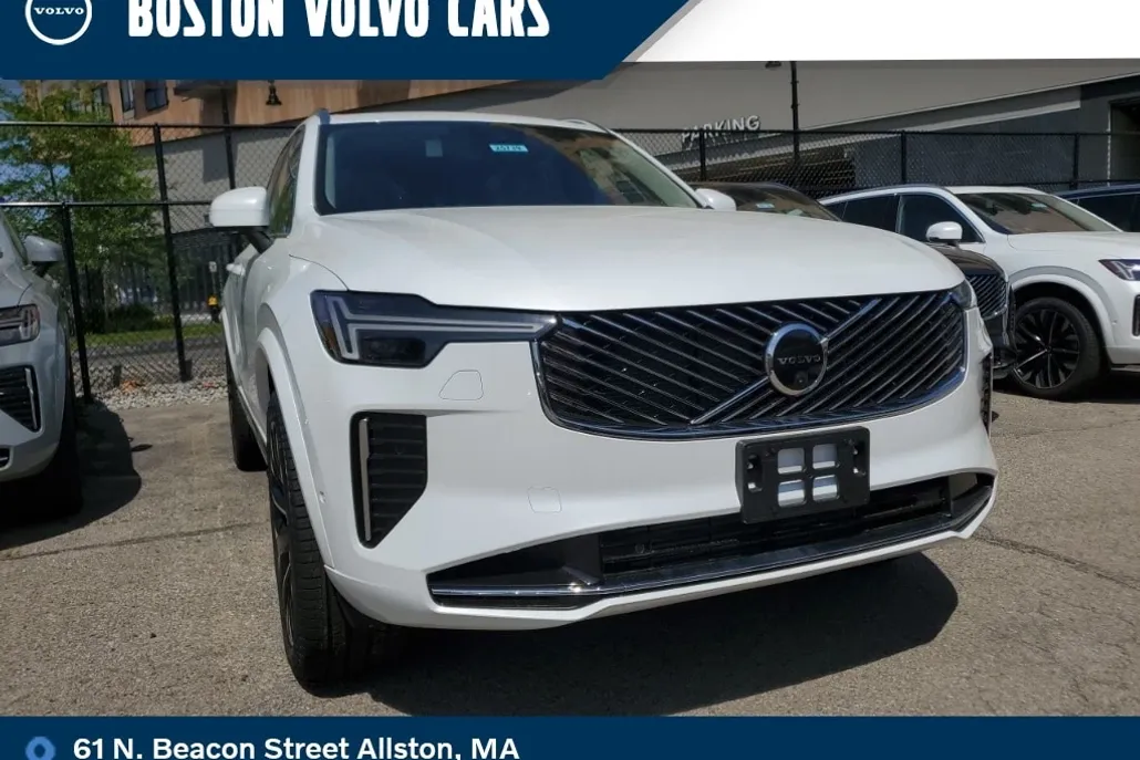 2025 Volvo XC90 T8 photo 1