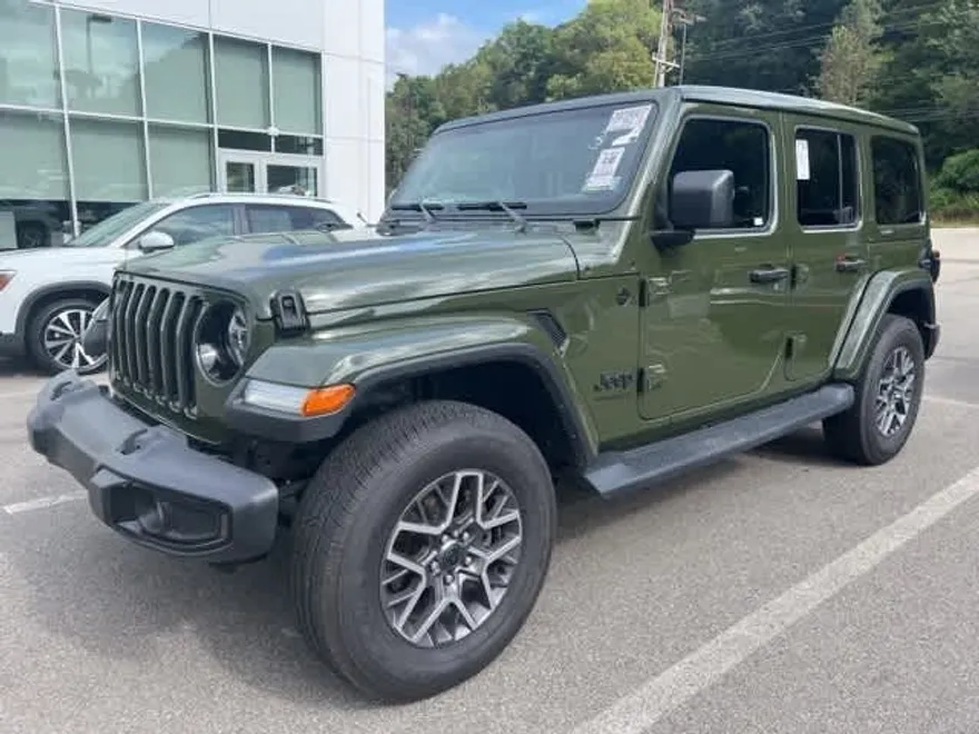 2021 Jeep Wrangler Unlimited Sahara Altitude photo 1