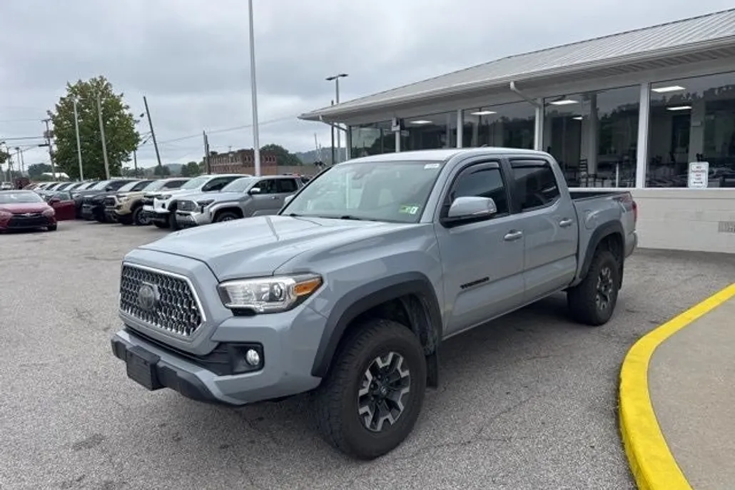 2019 Toyota Tacoma TRD Off-Road V6 photo 1