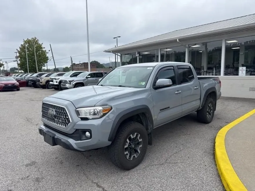 2019 Toyota Tacoma TRD Off-Road V6 photo 1
