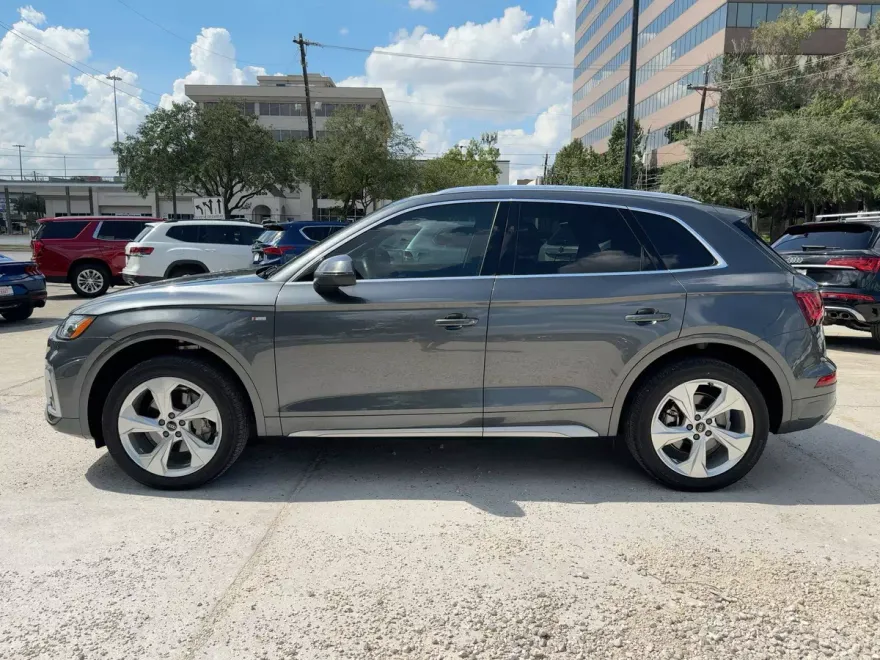 2023 Audi Q5 S line Premium Plus photo 1