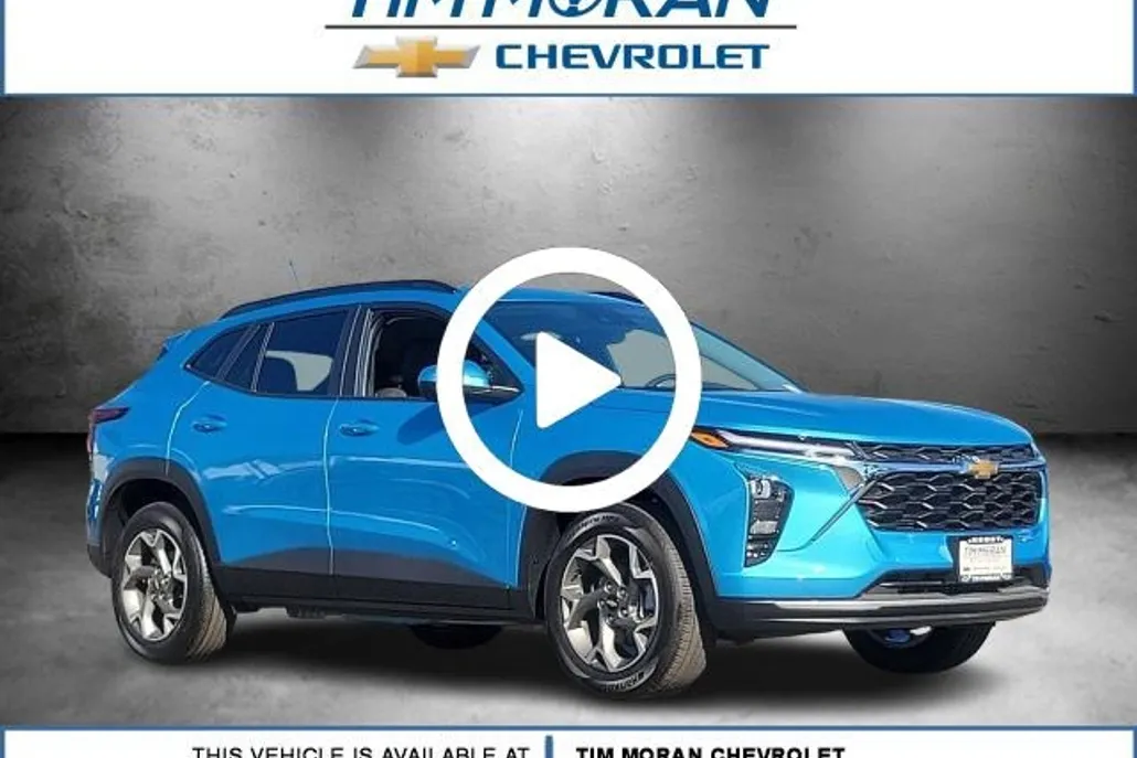 2025 Chevrolet Trax LT photo 1