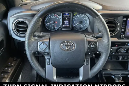 2022 Toyota Tacoma TRD Off-Road photo 2