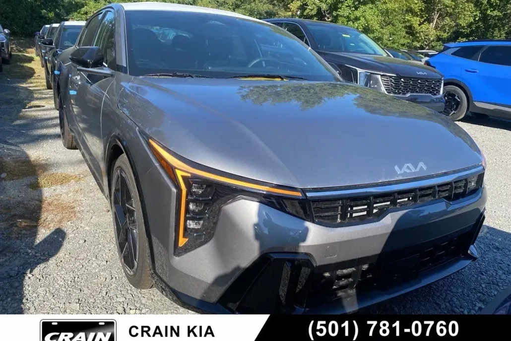 2025 Kia K4 GT-Line photo 1