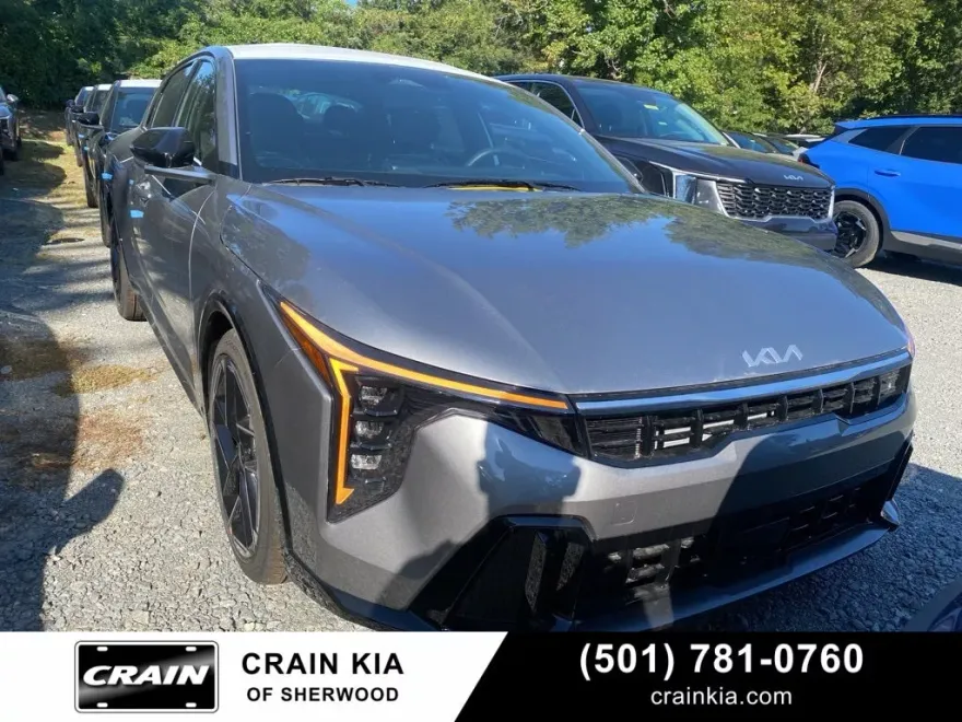 2025 Kia K4 GT-Line photo 1