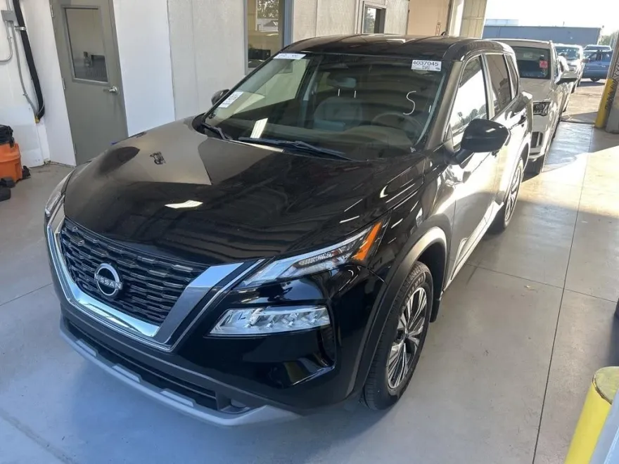 2023 Nissan Rogue SV photo 1