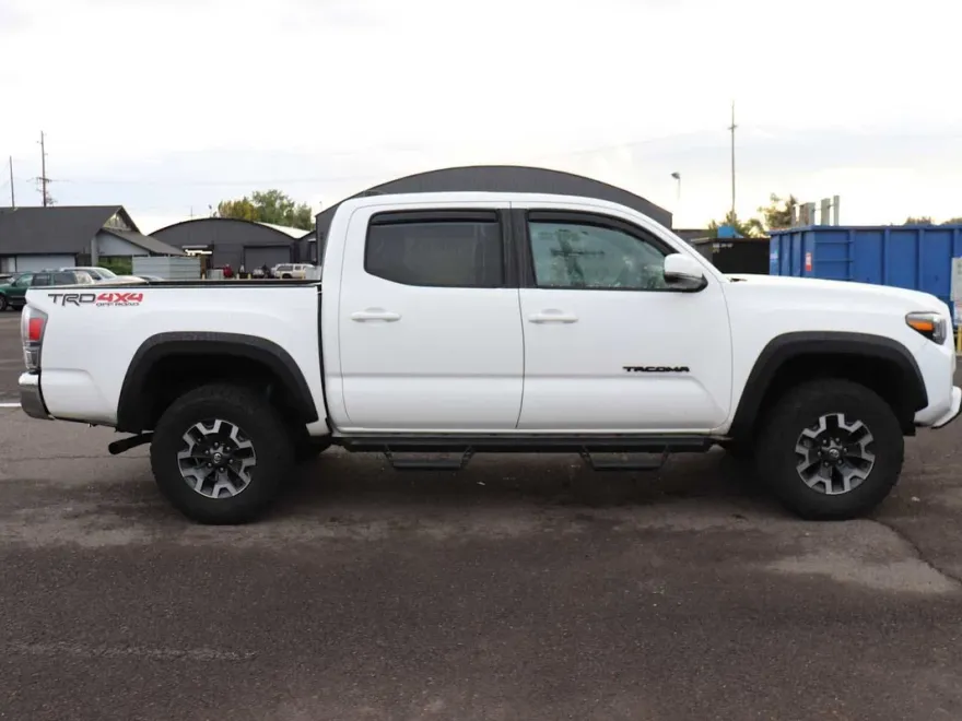2022 Toyota Tacoma TRD V6 photo 1