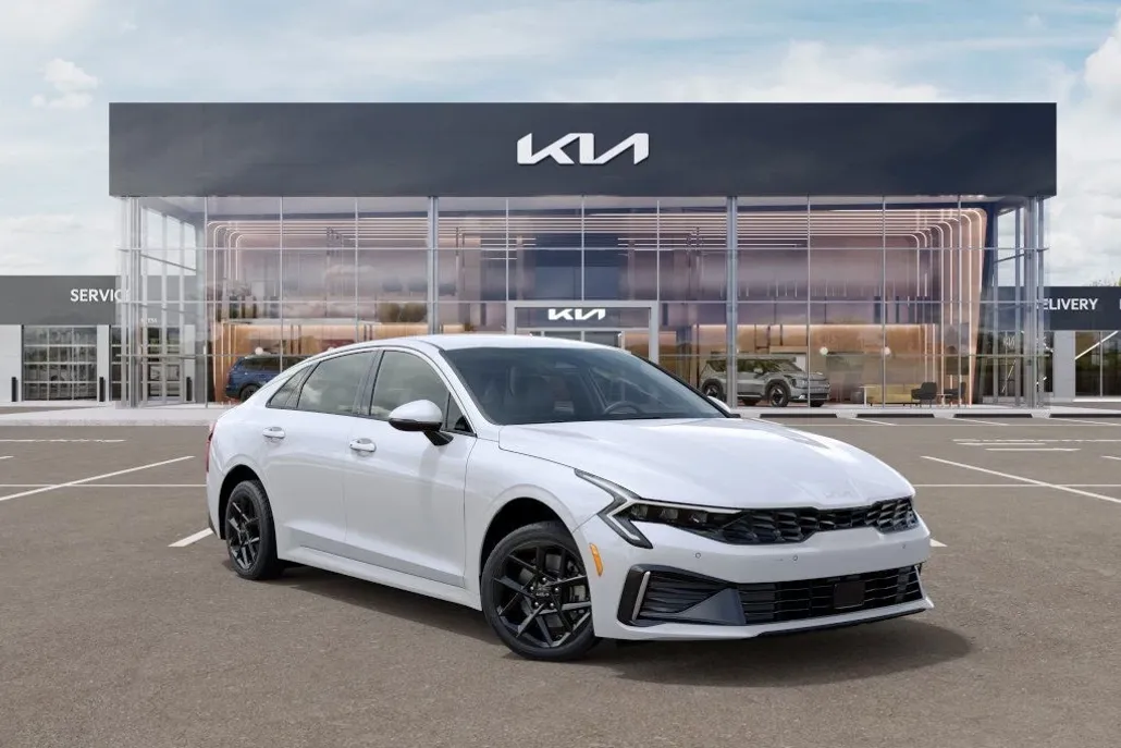 2025 Kia K5 LXS photo 1
